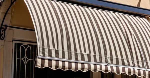 Les stores bannes à meaux : confort et protection uv